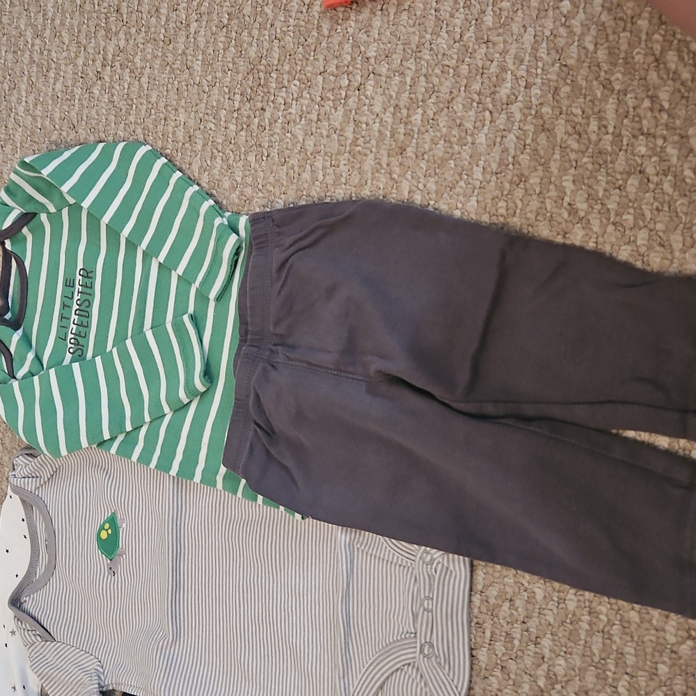 Carter's Outfit Bundle - Picture 7 of 11